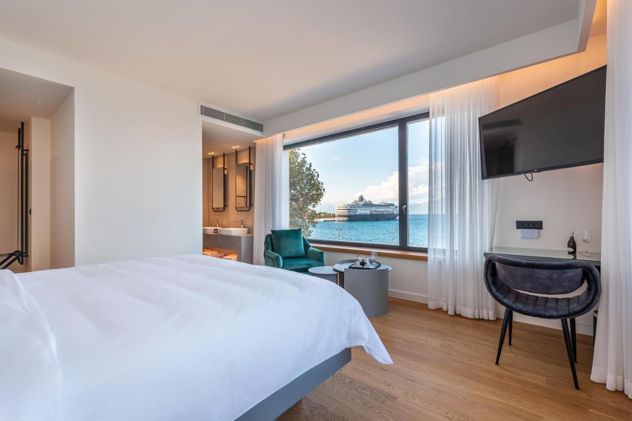 Amario Suites Hotel Aigio Eksteriør billede