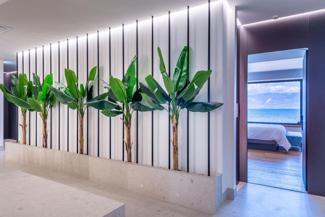Amario Suites Hotel Aigio Eksteriør billede