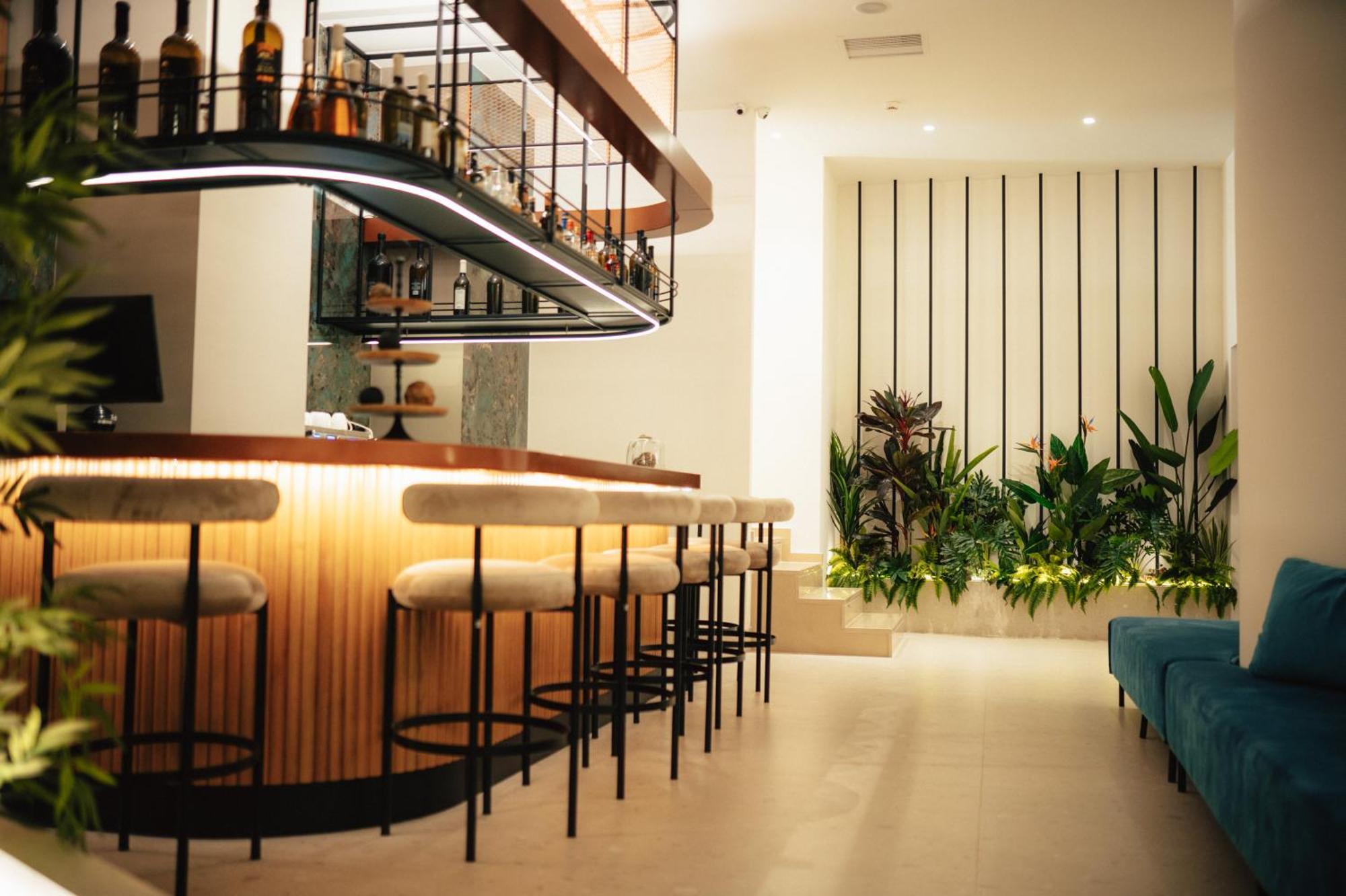Amario Suites Hotel Aigio Eksteriør billede