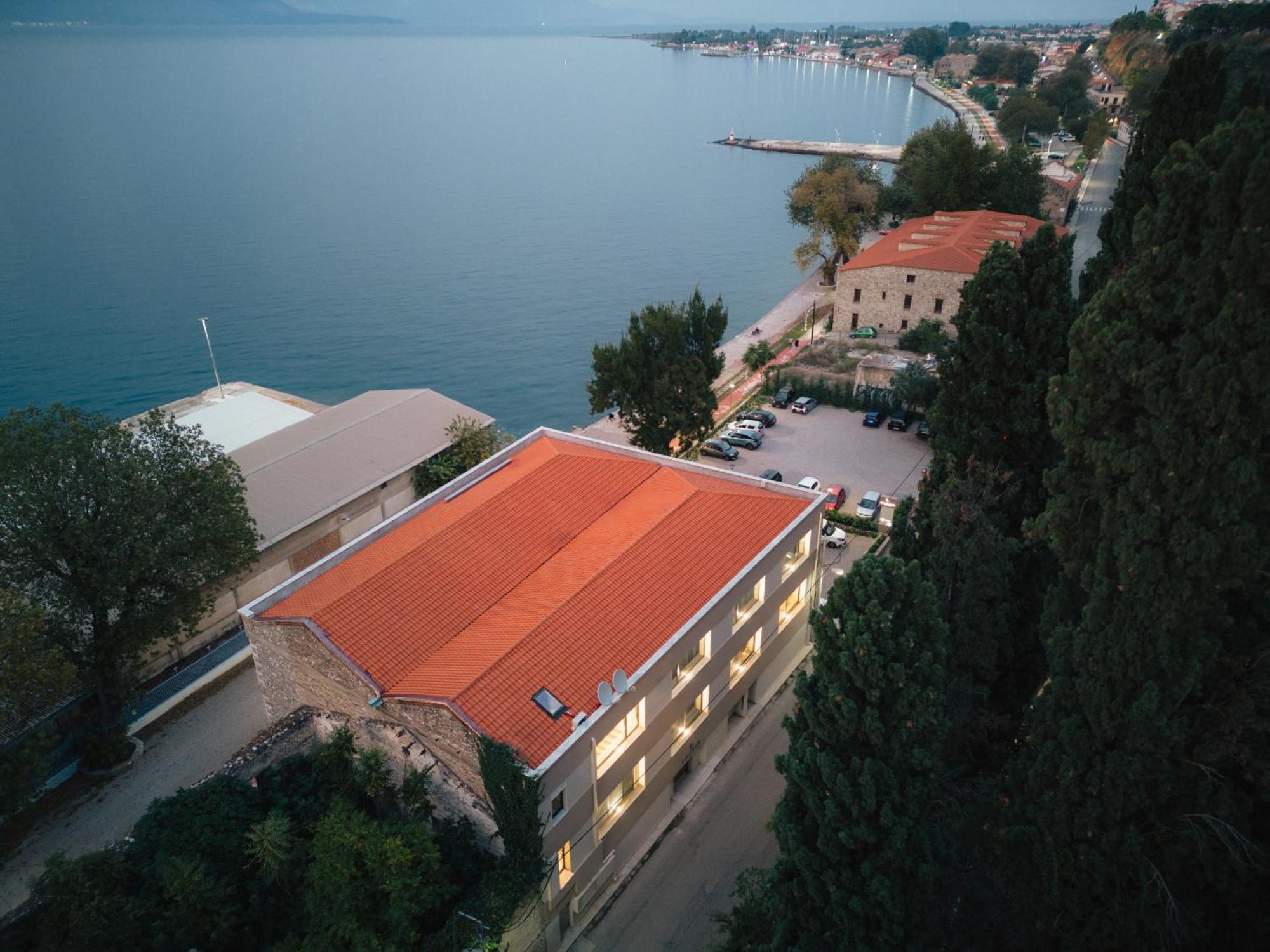 Amario Suites Hotel Aigio Eksteriør billede